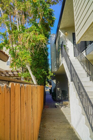 More Photos Of 209-217 C Ave, Coronado Apartments For Sale