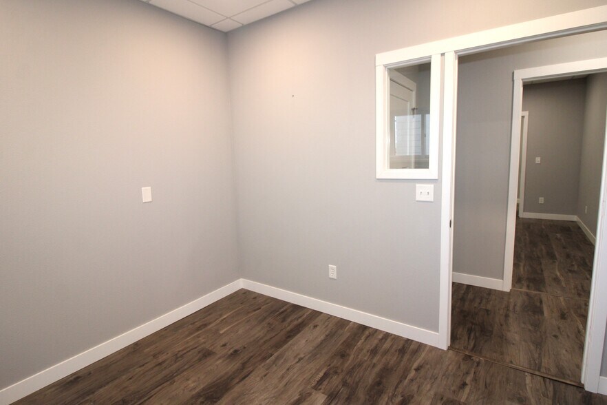 More Photos Of 116 1st St SW, Minot Medical For Lease