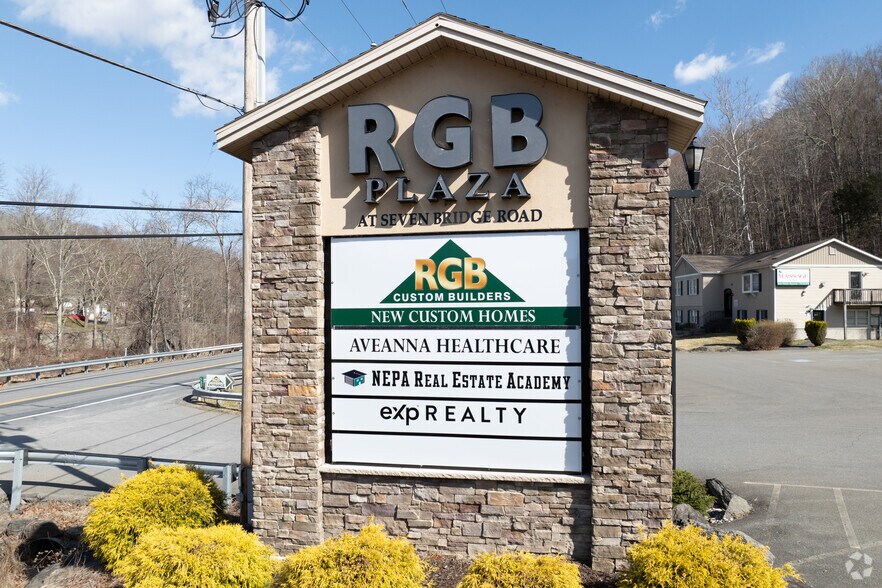 More Photos Of 507 Seven Bridge Rd, East Stroudsburg Medical For Lease