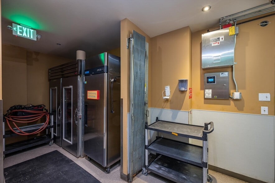 More Photos Of 1011 Harris Ave, Bellingham Restaurant For Sale