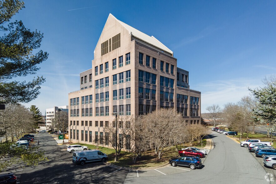 Primary Photo Of 2750 Prosperity Ave, Merrifield Office For Lease
