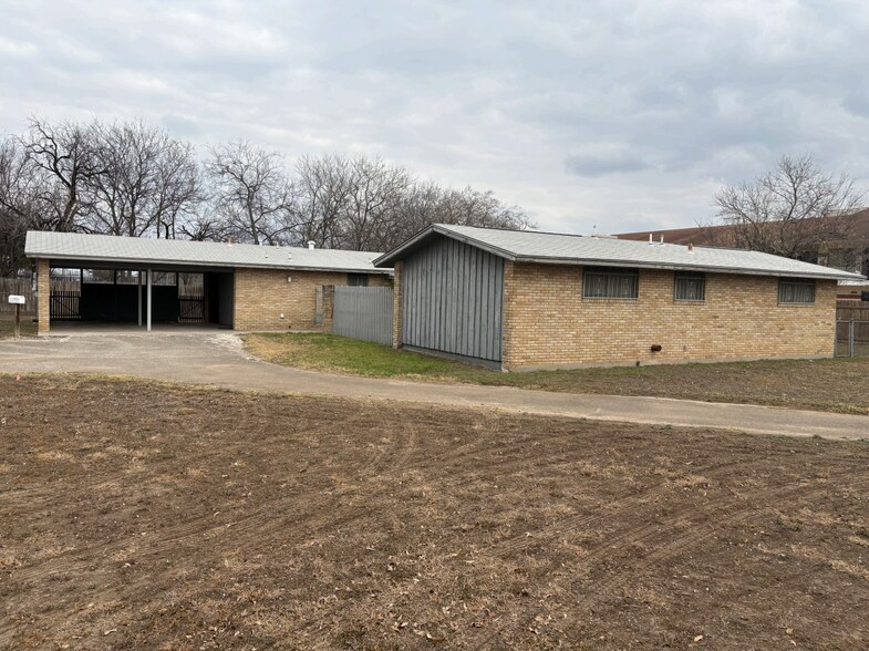 Primary Photo Of 214 S WW White Rd, San Antonio Office Residential For Sale