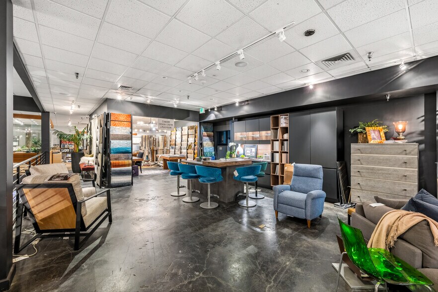 More Photos Of 475 S Broadway St, Denver Freestanding For Sale