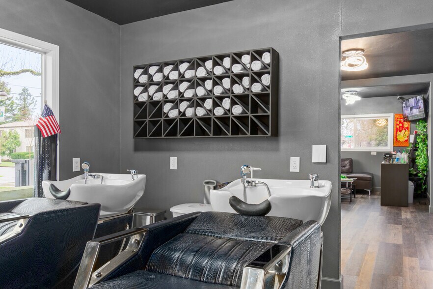 More Photos Of 509 E 13th Ave, Eugene General Retail For Sale