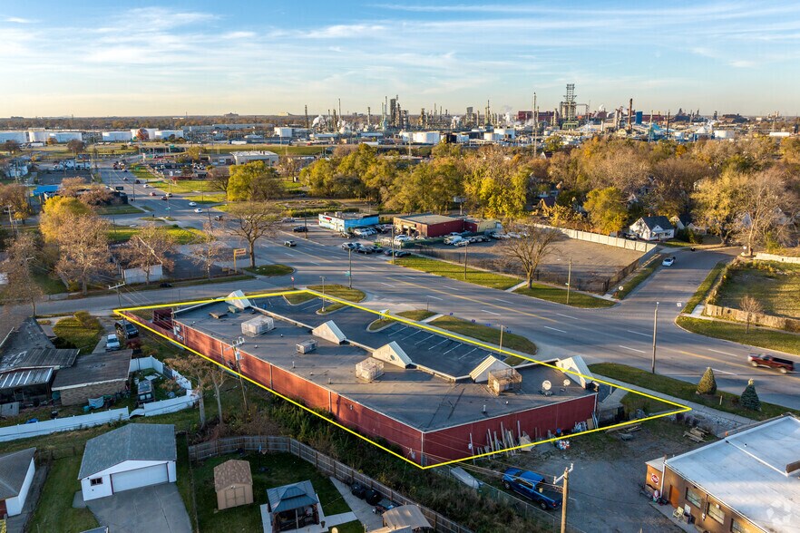 More Photos Of 2300 S Schaefer Hwy, Detroit Storefront For Sale