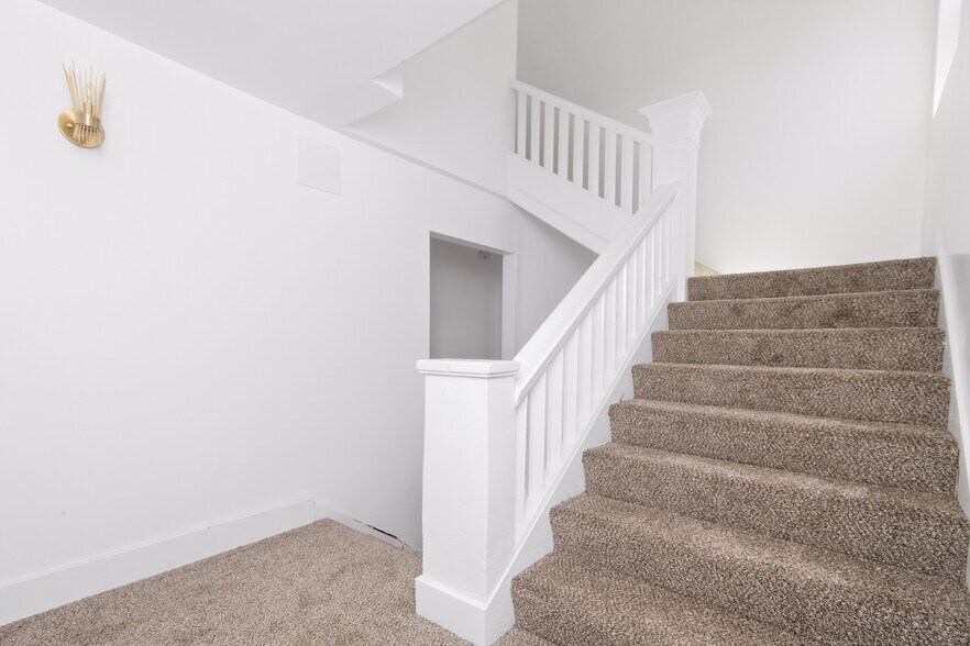 More Photos Of 1823 P St, Sacramento Apartments For Sale