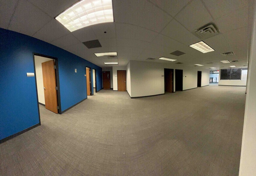 More Photos Of 1010 N 96th St, Omaha Office For Sale