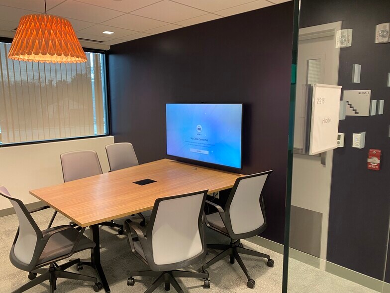 More Photos Of 1 Northeastern Blvd, Salem Office For Lease