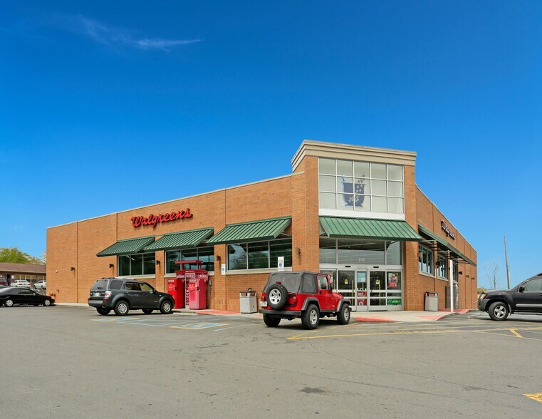 More Photos Of 245 S Main St, Clinton General Retail For Sale