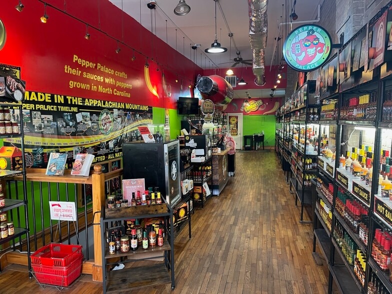 More Photos Of 6 College St, Asheville Storefront Retail Office For Lease