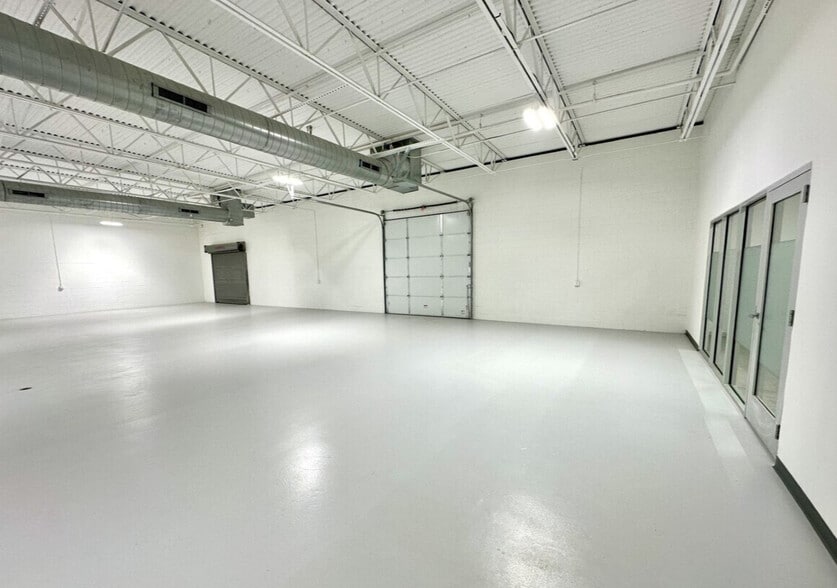 More Photos Of 5260 Rittiman Rd, San Antonio Light Distribution For Sale