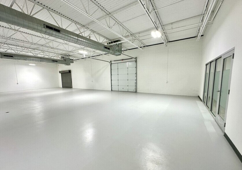 More Photos Of 5260 Rittiman Rd, San Antonio Light Distribution For Sale