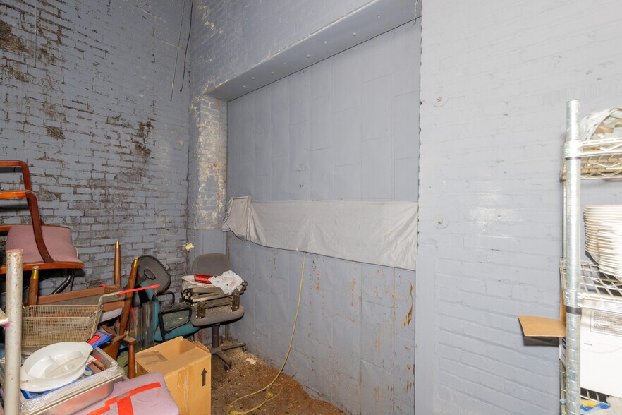 More Photos Of 1820 E 30th St, Cleveland Sports And Entertainment For Sale