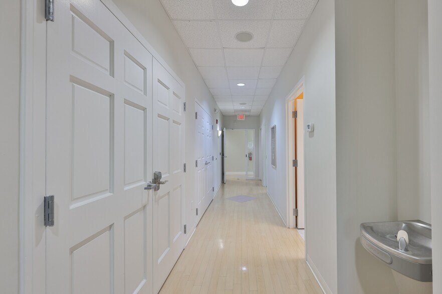 More Photos Of 1900 E Bay Dr, Largo Medical For Sale