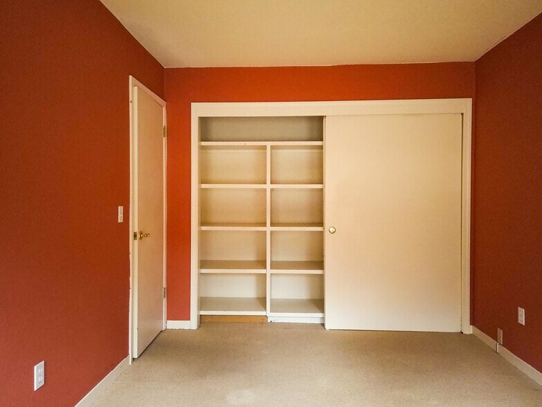 More Photos Of 13376 Rue Montaigne, Oregon House Office Residential For Sale