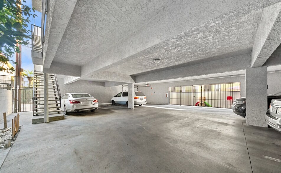 More Photos Of 1206 Gladys Ave, Long Beach Apartments For Sale