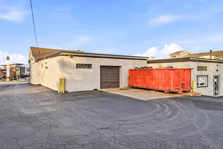 More Photos Of 113-115 W Ridge Pike, Conshohocken Storefront For Lease