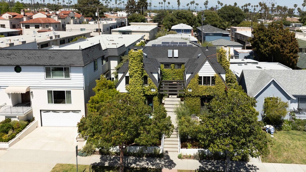 More Photos Of 921-925 16th St, Santa Monica Apartments For Sale