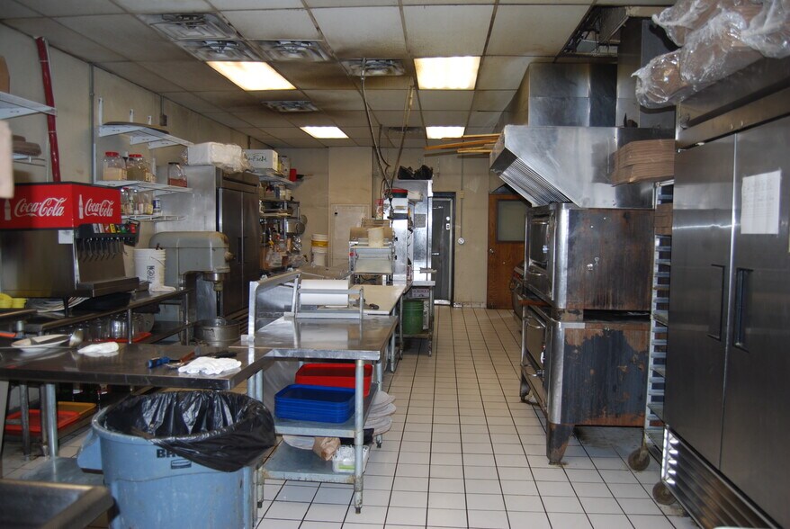 More Photos Of 2565 E 7th Ave, North Saint Paul Restaurant For Sale