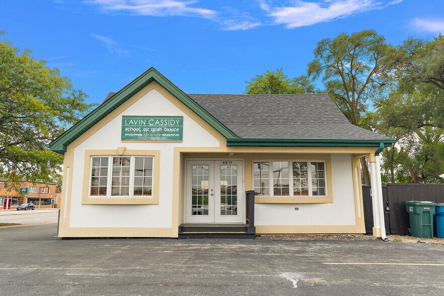 More Photos Of 6401 W 107th St, Worth Freestanding For Sale