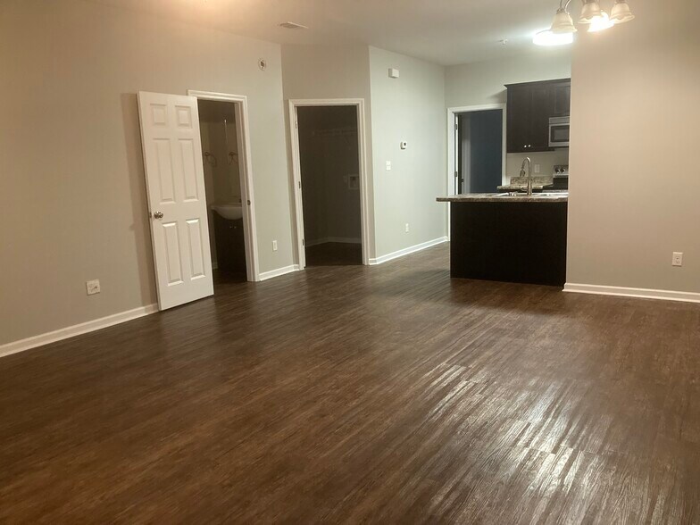 More Photos Of 615 Glade Fern Way, Tifton Apartments For Sale