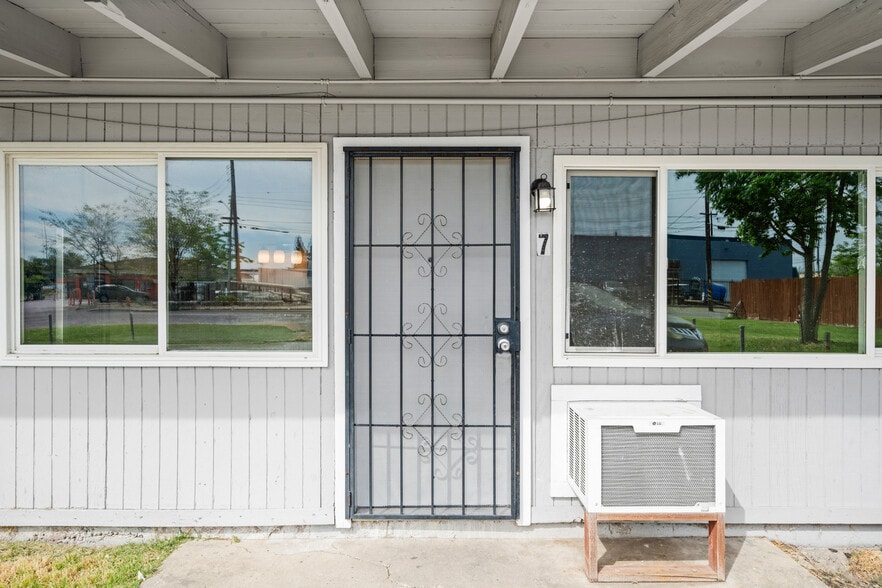 More Photos Of 2605 Albatross Way, Sacramento Apartments For Sale