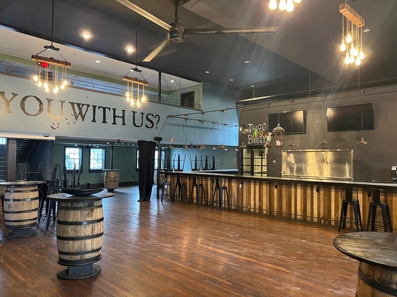 More Photos Of 3800 Colley Ave, Norfolk Restaurant For Lease