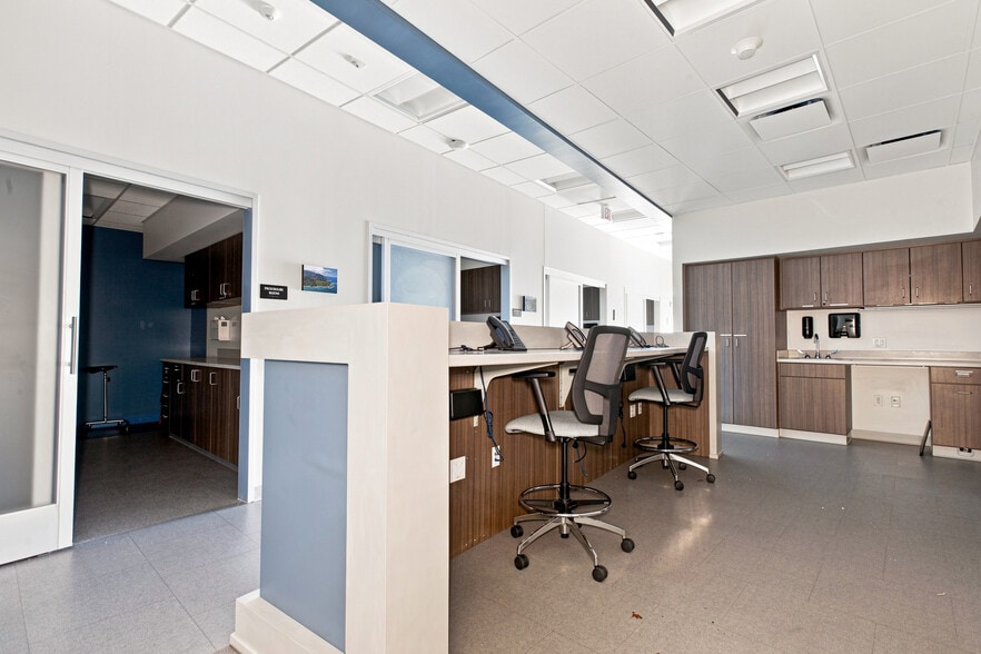 More Photos Of 1019 Charleston Ave E, Mattoon Office For Lease