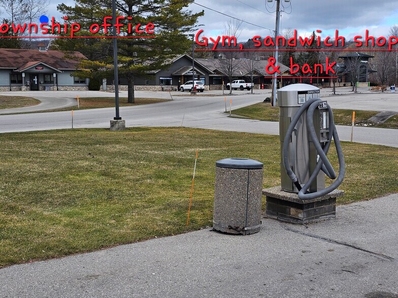 More Photos Of 83 W Fourth St, Suttons Bay Carwash For Sale