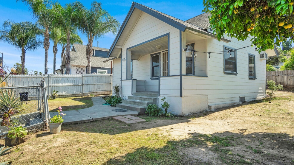 More Photos Of 6072 York Blvd, Los Angeles Storefront Retail Residential For Sale