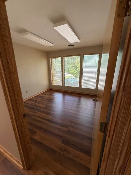More Photos Of 409 W 21st Ave, Covington Loft Creative Space For Lease