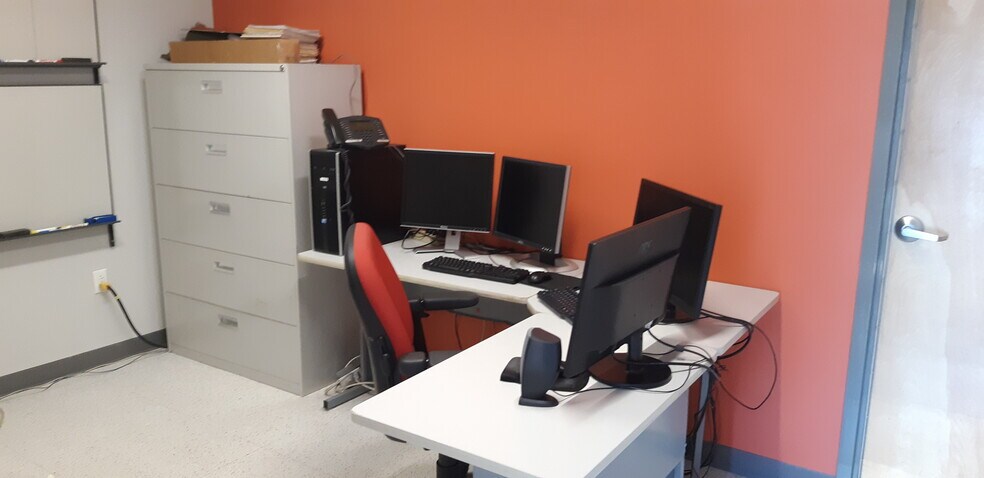 More Photos Of 2575 Willow Point Way, Knoxville Office For Lease