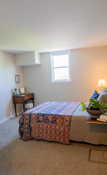 More Photos Of 324 W North St, Lebanon Specialty For Sale