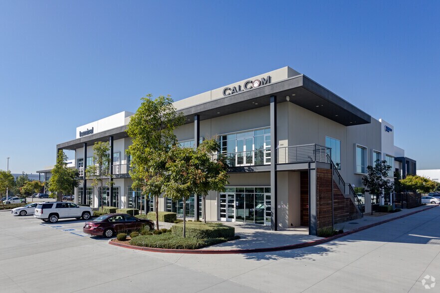 More Photos Of 3748 Bayer Ave, Long Beach Office For Lease