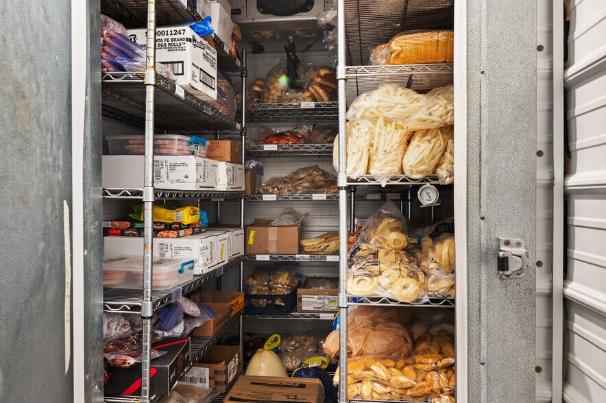 More Photos Of 2 Hays Blvd, Pine Haven Restaurant For Sale