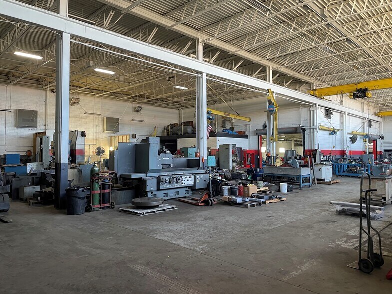 More Photos Of 30744 Groesbeck Hwy, Roseville Manufacturing For Lease