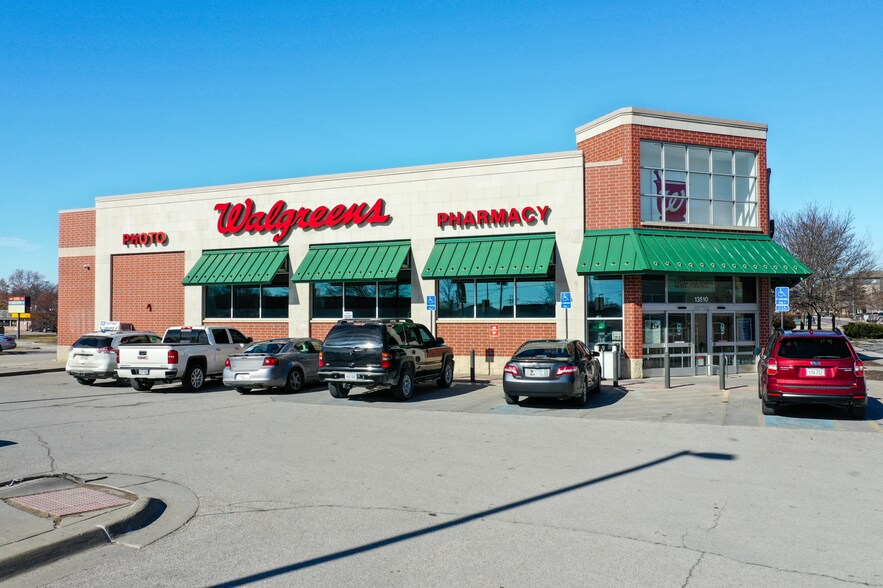 More Photos Of 13510 Q St, Omaha Drugstore For Sale
