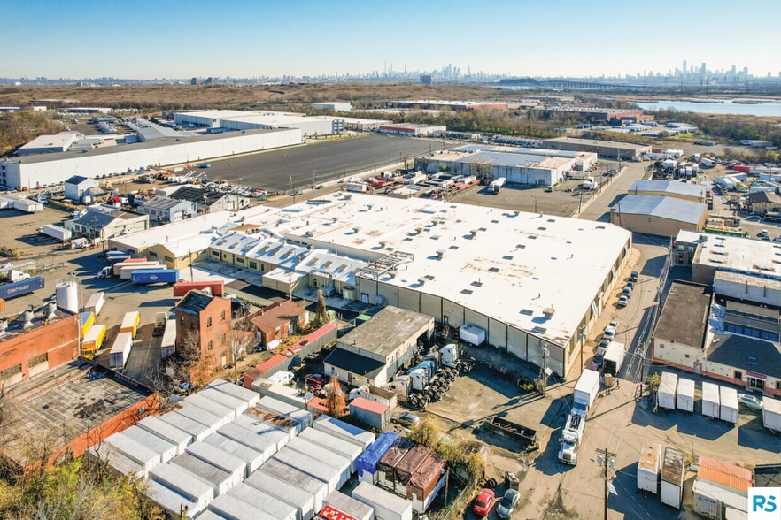 More Photos Of 35 Obrien St, Kearny Manufacturing For Lease