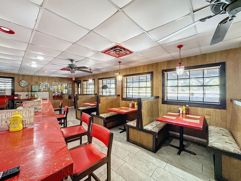 More Photos Of 15525 Shady Hills Rd, Spring Hill Restaurant For Sale