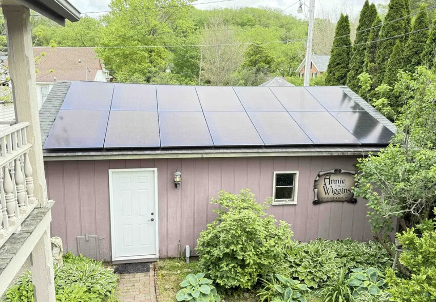 More Photos Of 1004 Park Ave, Galena Specialty For Sale
