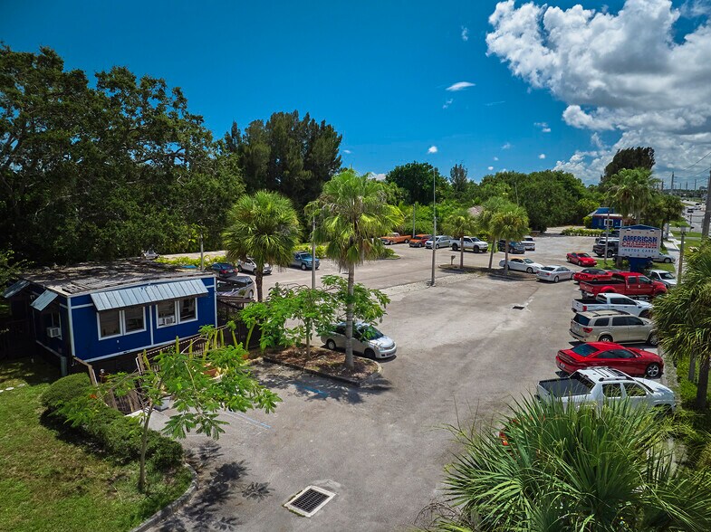 More Photos Of 2155 NW Federal Hwy, Stuart Auto Dealership For Sale