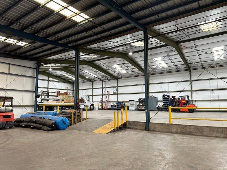 More Photos Of 300 N Blosser Rd, Santa Maria Service For Lease