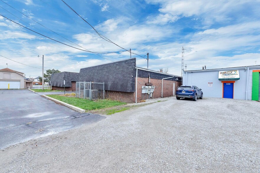 More Photos Of 444-454 E Center St, Marion Office For Sale