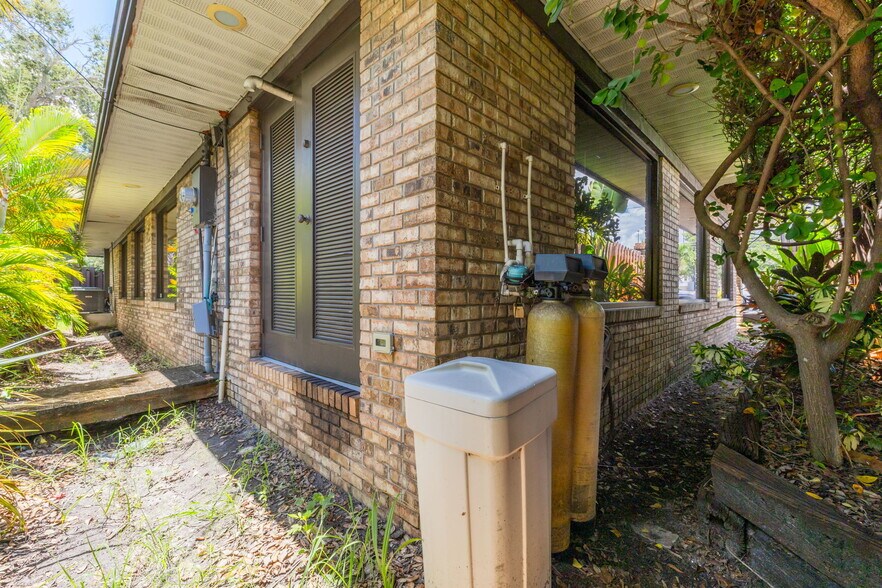 More Photos Of 1701 66th St N, Saint Petersburg Medical For Lease