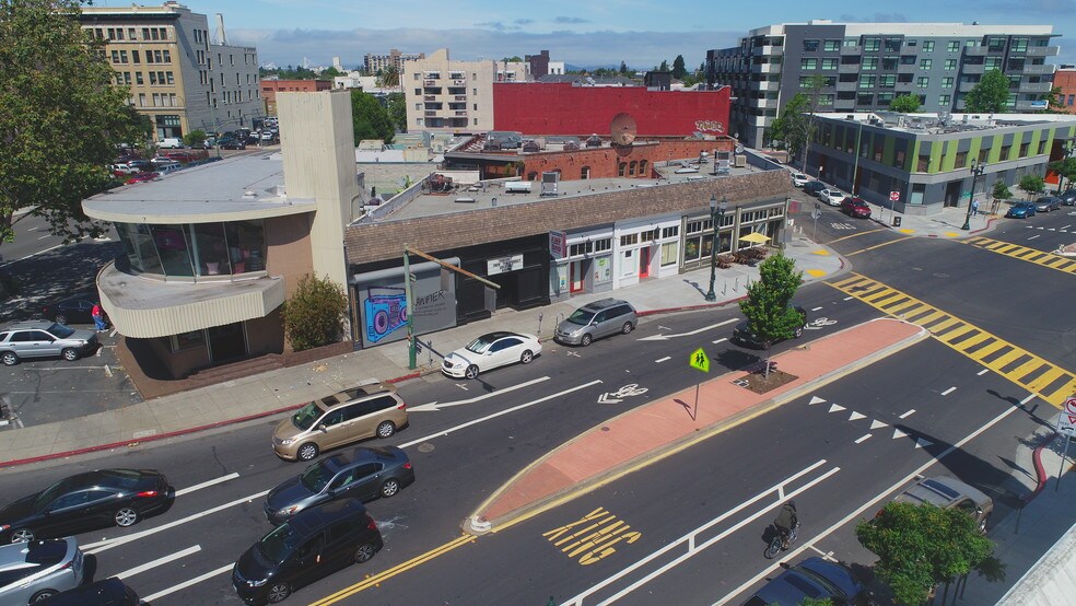 More Photos Of 577-579 18th St, Oakland Bar For Sale