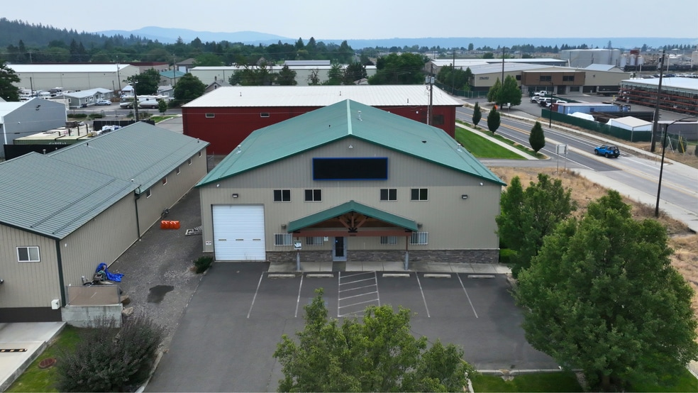 More Photos Of 3606 E Wellesley Ave, Spokane Service For Lease