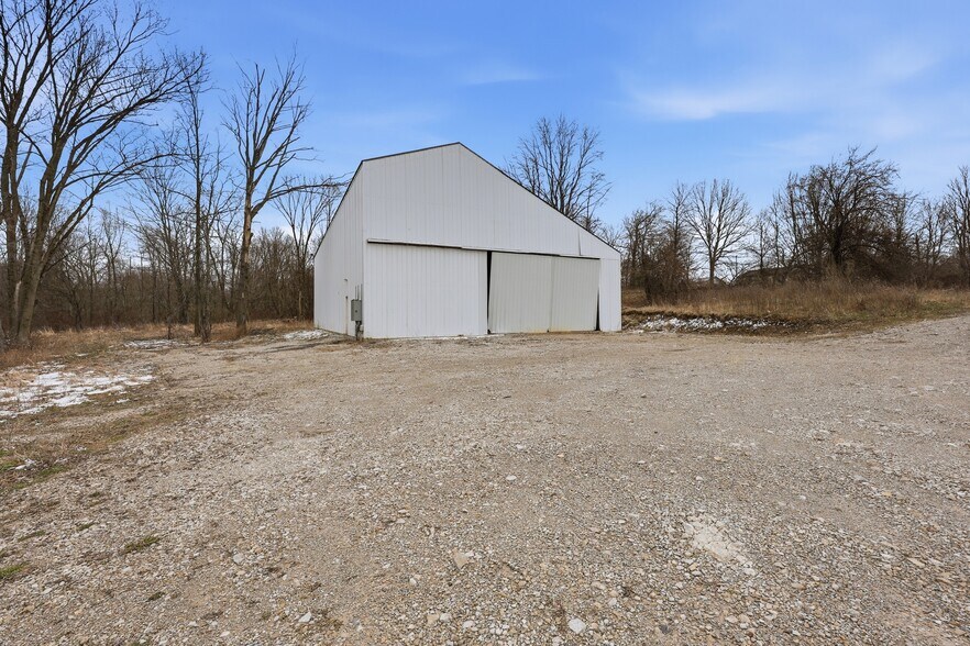 More Photos Of 2035 Co 170 Rd, Marengo Warehouse For Sale