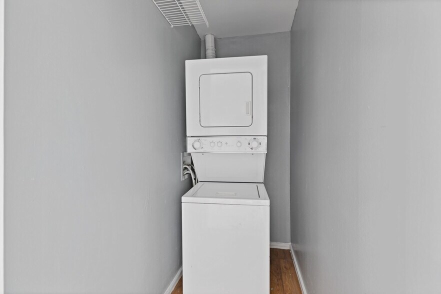 More Photos Of 3015 Greenridge Dr, Houston Apartments For Sale