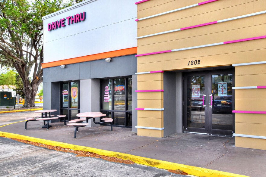 More Photos Of 1202 N Broadway Ave, Bartow Restaurant For Sale