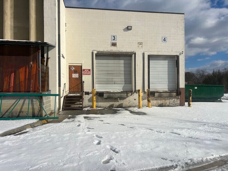 More Photos Of 5731 General Washington Dr, Alexandria Distribution For Sale